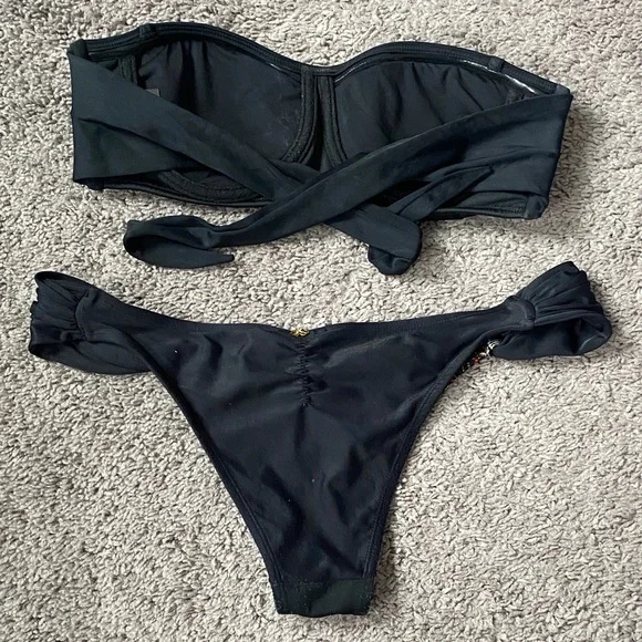 Pilyq San Sebastián Black Bikini with Vibrant Embroidery - Picture 7 of 16